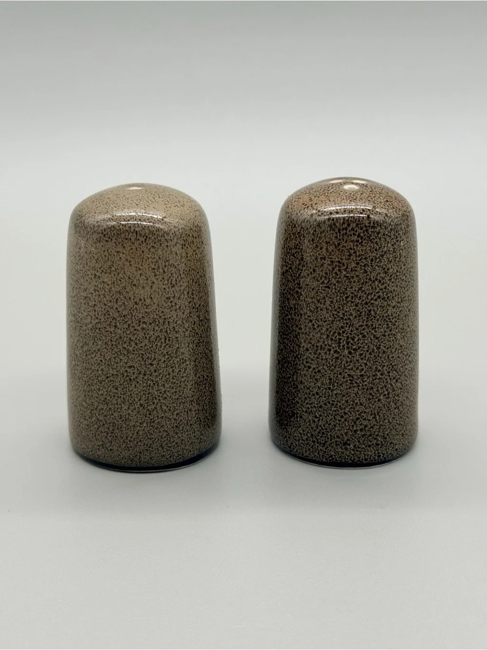 NWOT Luzerne Ceramic Salt & Pepper Shakers Speckled Brown Mottled Stoneware Set